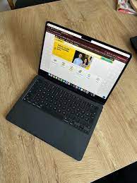 MacBook Air M2 13 inch 256+16 - Image 2
